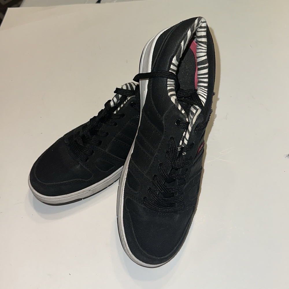 Women’s Solid Black Levi’s Sneakers - image 2
